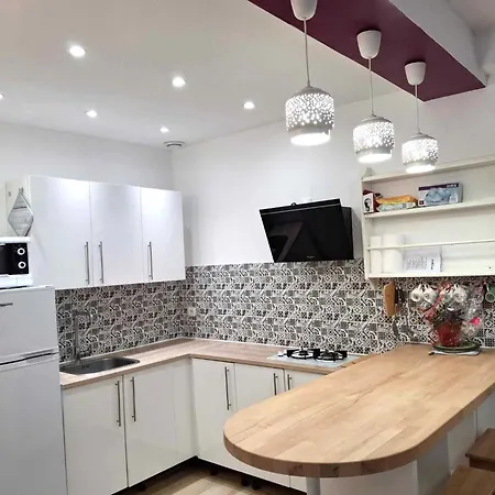 La Maison D'emmie 83m2 Avec Wi-fi Holiday home